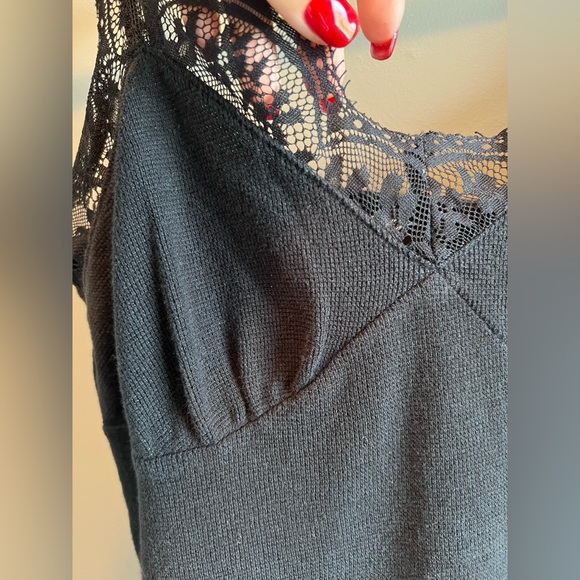 DKNY jeans red hoodie size S and black lace camisole size XS - Picture 9 of 9